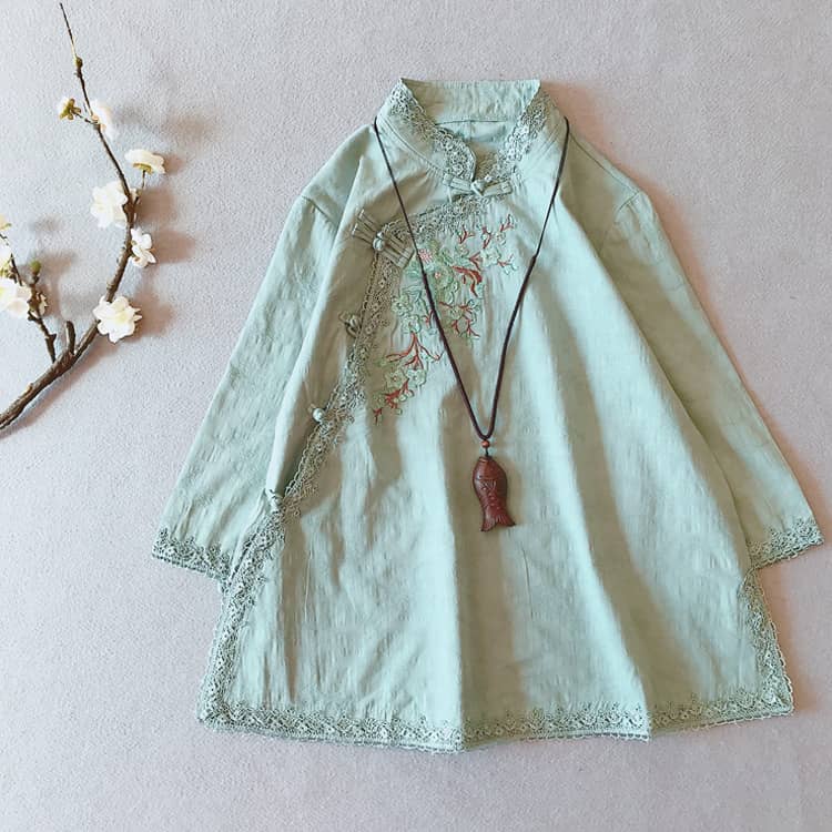 Qipao Blouse with Flower Embroidery