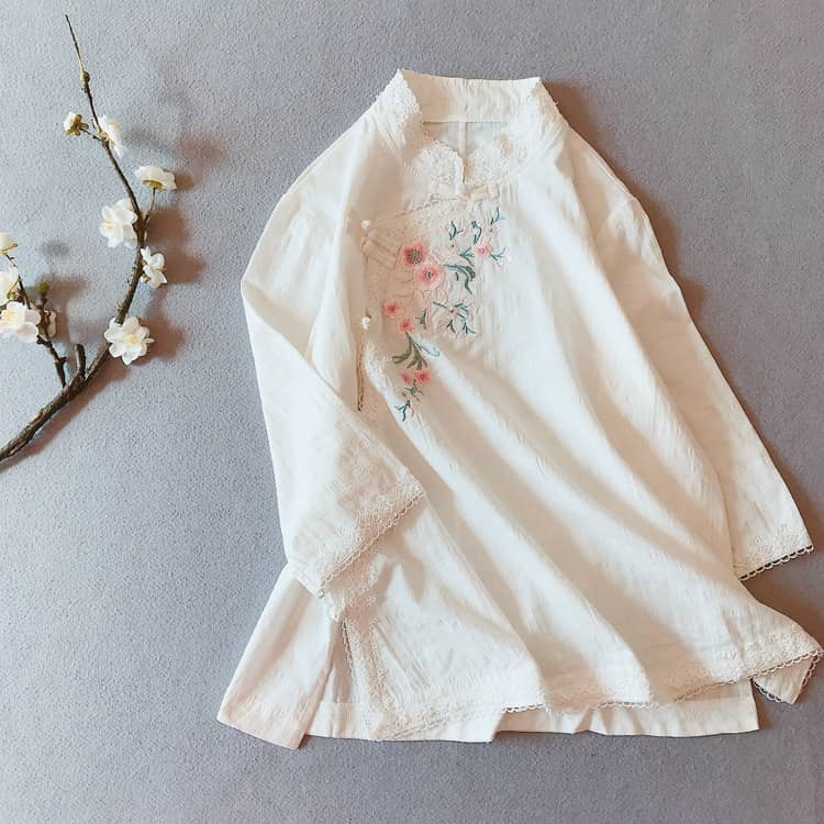 Qipao Blouse with Flower Embroidery