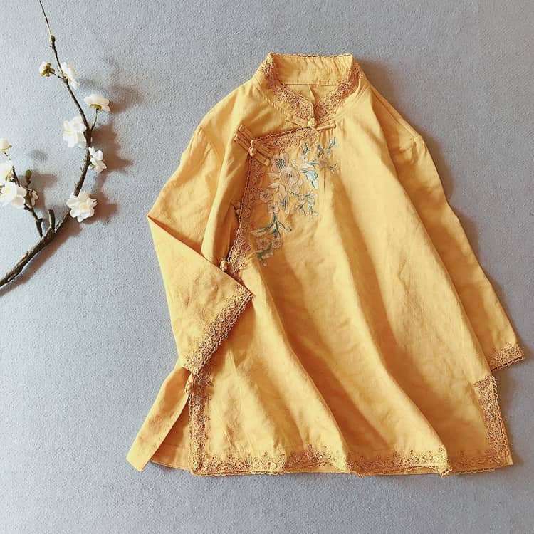 Qipao Blouse with Flower Embroidery
