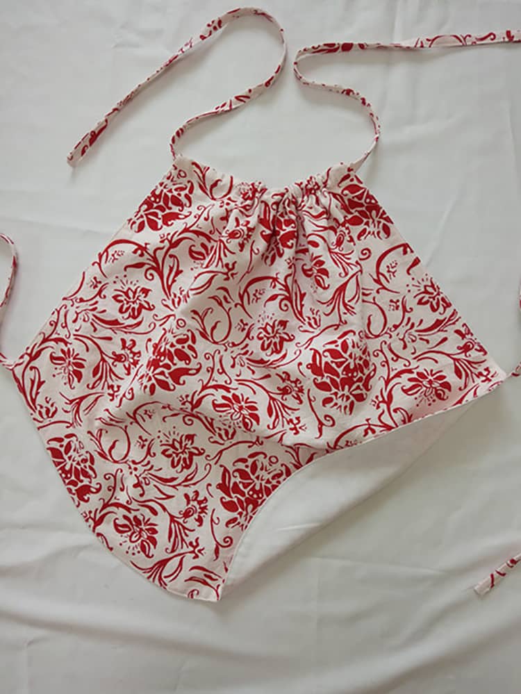 Ancient Chinese Underwear with Red Porcelain Flowers Patterns and Drawstring Neckline