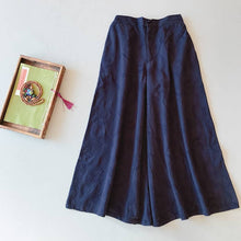 Load image into Gallery viewer, Front of a navy blue hanfu culotte
