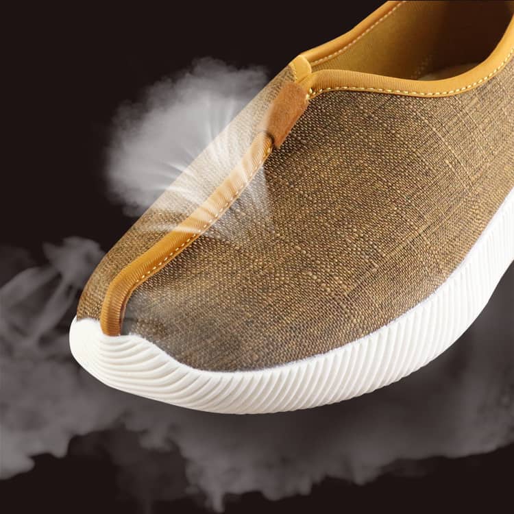 Detail of the shaolin monk shoe with modern soft sole