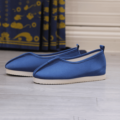 Blue traditional Chinese shoes for women in Qing dynasty